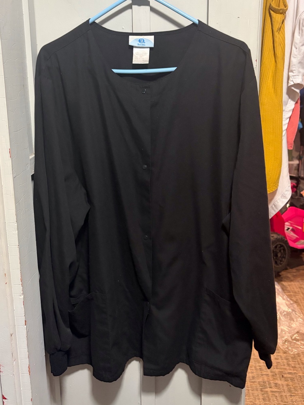 Womens SB scrubs jacket size 2xl
